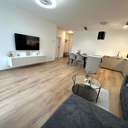 2 Room Apartment, New Building, Balcony, 208 Rovinka Exterior photo