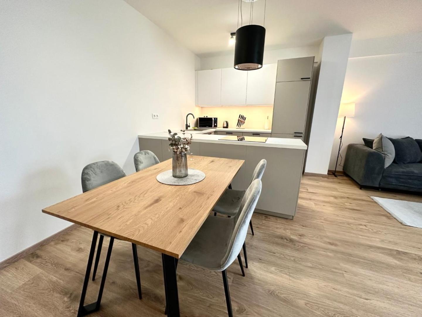 2 Room Apartment, New Building, Balcony, 208 Rovinka Exterior photo