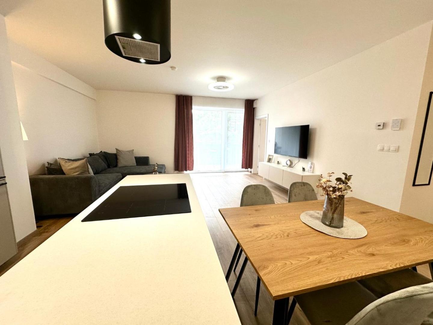 2 Room Apartment, New Building, Balcony, 208 Rovinka Exterior photo